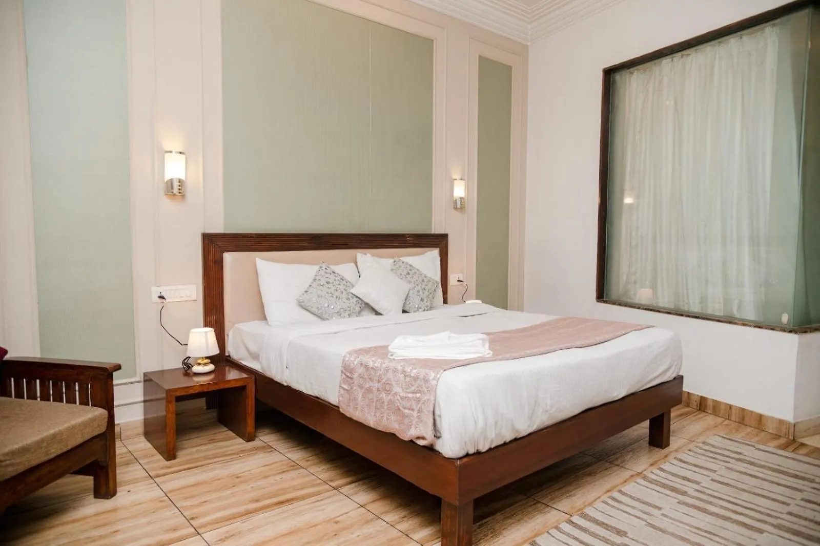 Vamsor Heights Gurgaon Near Huda Fortis & Max 4*,  印度