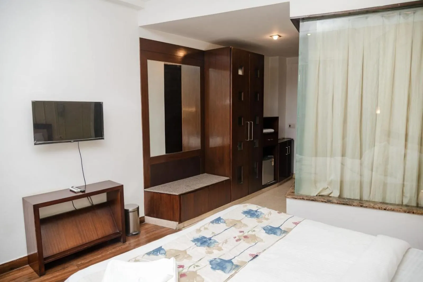 Vamsor Heights Gurgaon Near Huda Fortis & Max