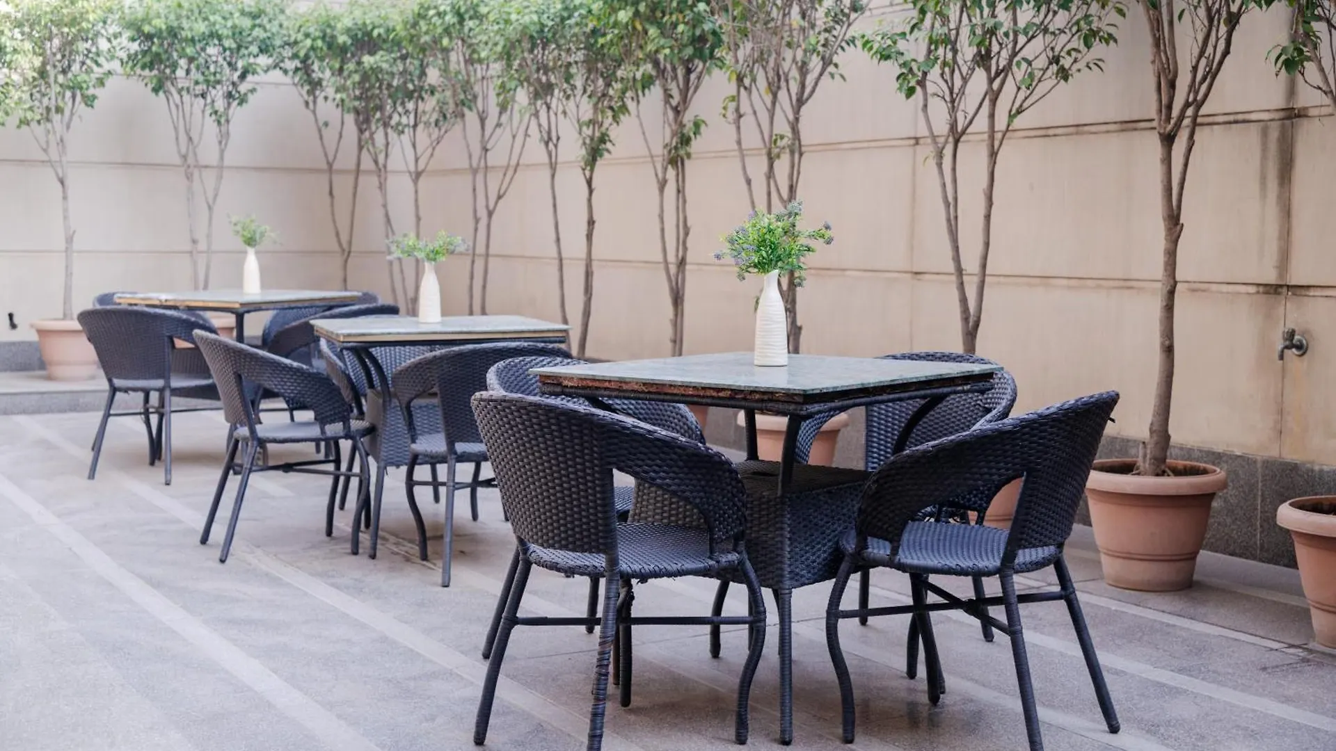 Vamsor Heights Gurgaon Near Huda Fortis & Max 4*,